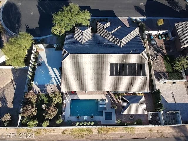 #37 Luxurious Mansion Glamorous Pool & Spa gallery image 3