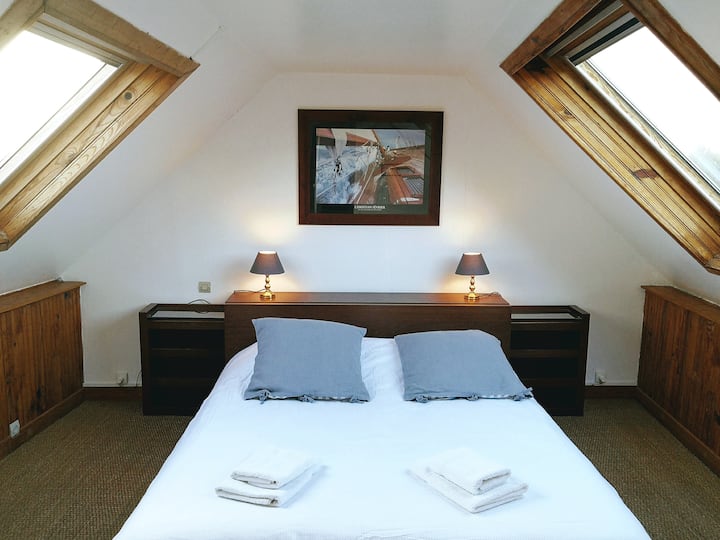 Dhoma e gjumit 5 : kati i dytë