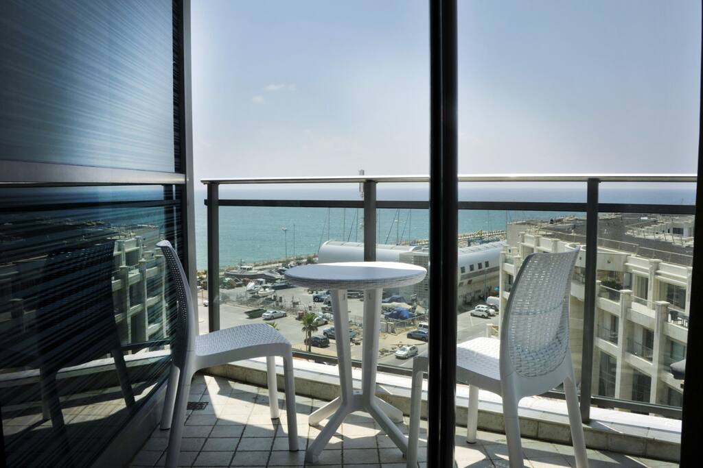 balcony