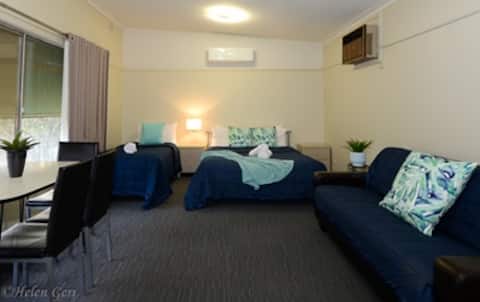 Sea Lake Motel Cottage with pool
