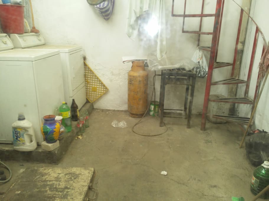 Zona de lavadora.comedor