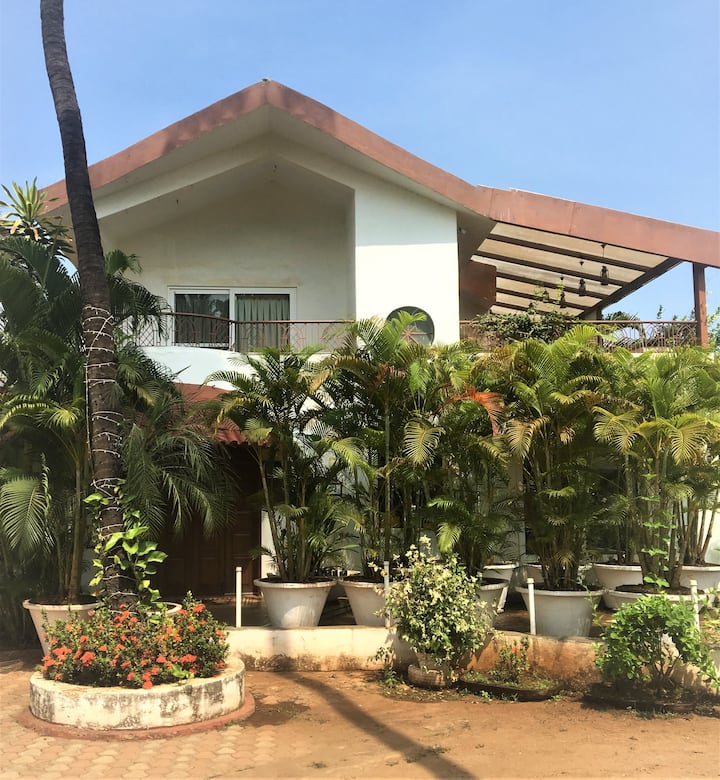 Villa C-7 Front of Villa (Summer 2018)