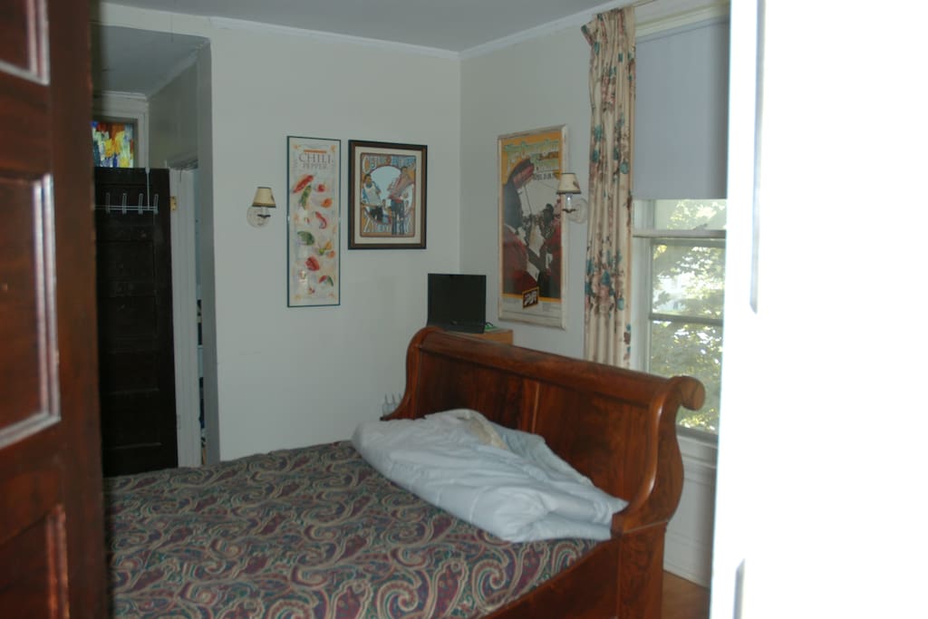 !840s Double Sleigh Bed