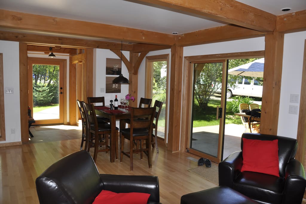 Living and dining area