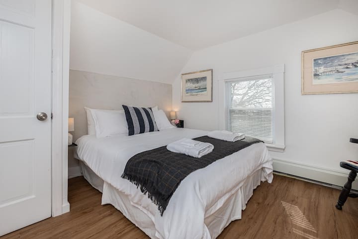 François managed Airbnb listing 1