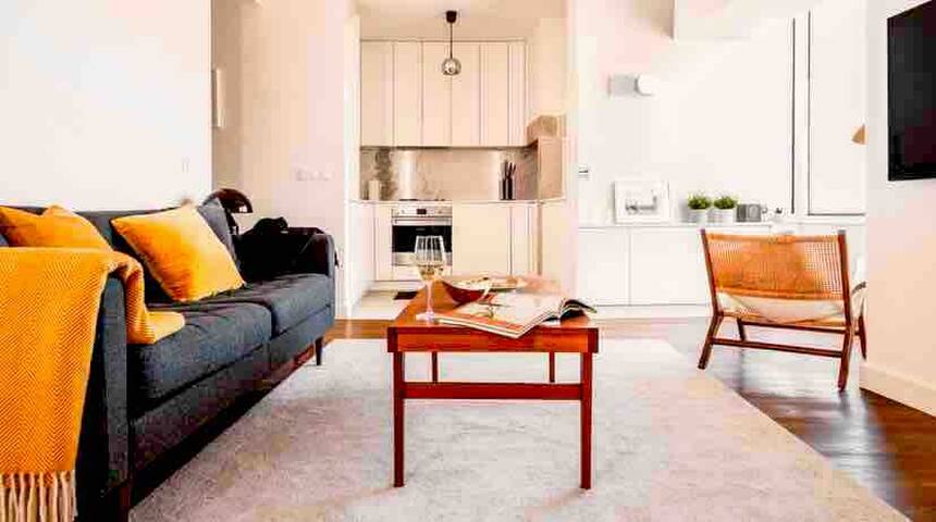 Principe Real Trendy Apt- Great Views City & River gallery image 4