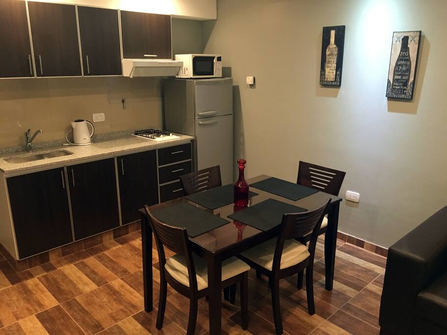 Amplio y confortable cocina comedor
