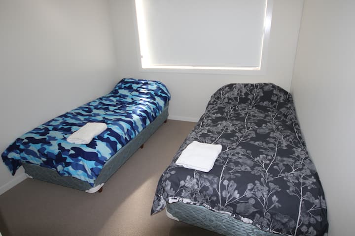 ห้องนอน 3 - เตียงเดี่ยว 2 เตียง