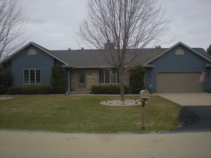 EAA Oshkosh Rental 3 Bedroom 2.5 Bath Entire Home Houses for Rent in Oshkosh, Wisconsin