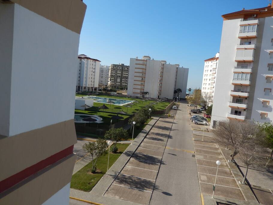 PISCINA ADULTOS Y NIÑOS
