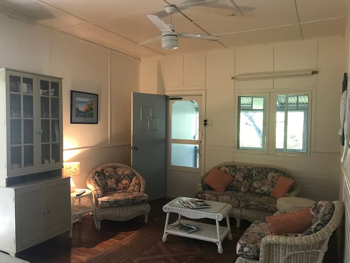 Secluded Garden Cottage On A Dog Friendly Beach - Nambucca Heads