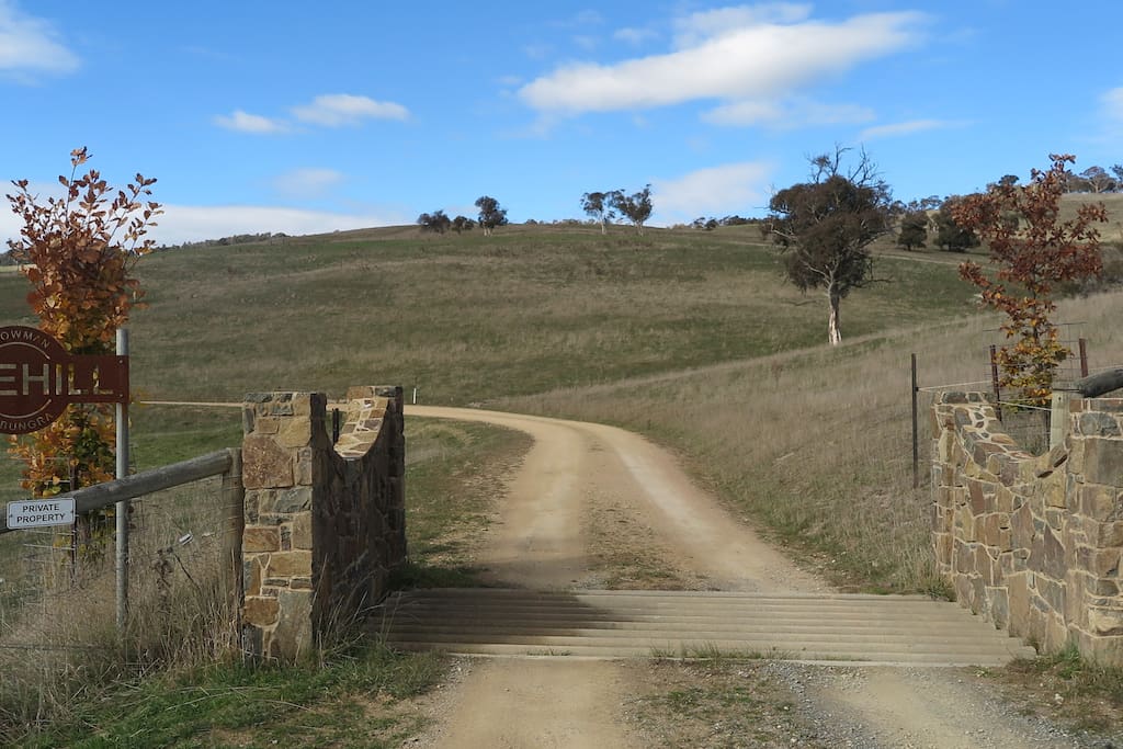 Entrance to the property. 2.5KM off the Great Alpine Road.