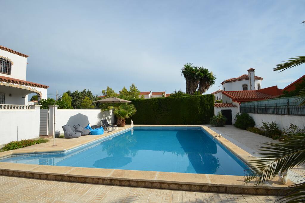 La belle grande piscine