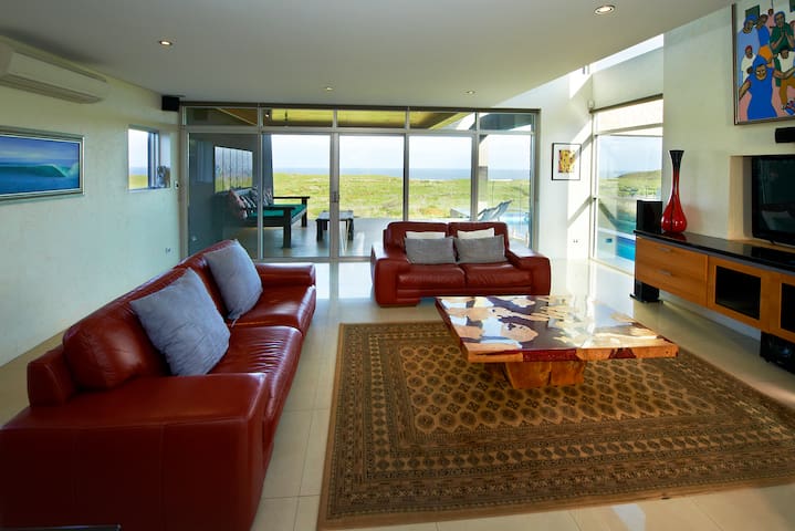 The Seahorse Beach House gallery image 3