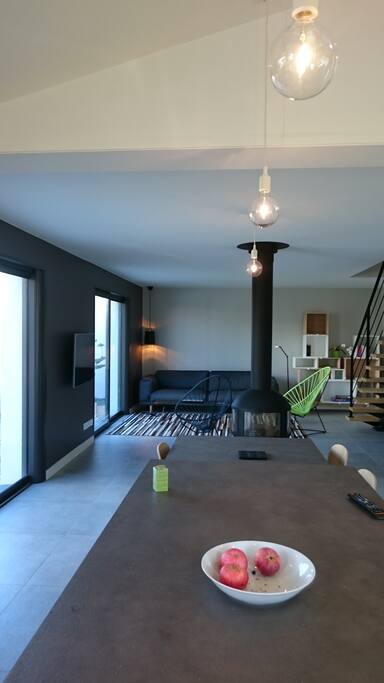 Enfilade cuisine/ salon: table extensible