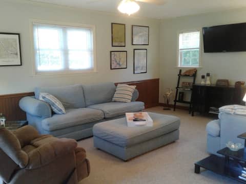 Top performing Airbnb: Little House in the Field near High Rock Lake in Southmont