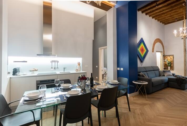 Florence Art Apts – Reale -Deluxe two bedroom apt gallery image 5