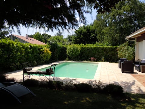 Porte de Bordeaux, 6 bedroom villa, pool.