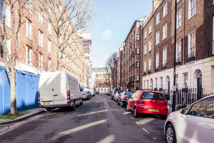 Spacious 4 Bedroom by Russel Square – Bloomsbury gallery image 4