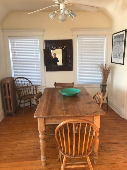 Dining room can accommodate 6 comfortably