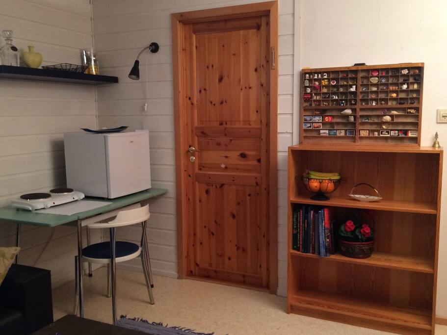 Fridge and cookingtop