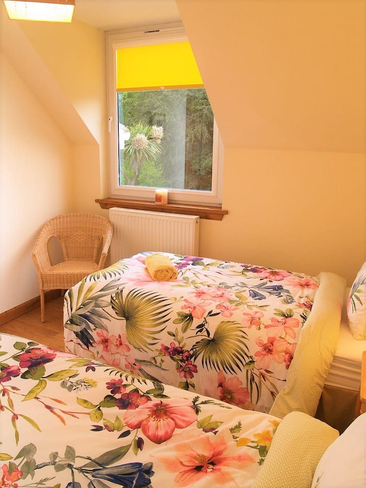 2. spavaća soba s bračnim krevetom