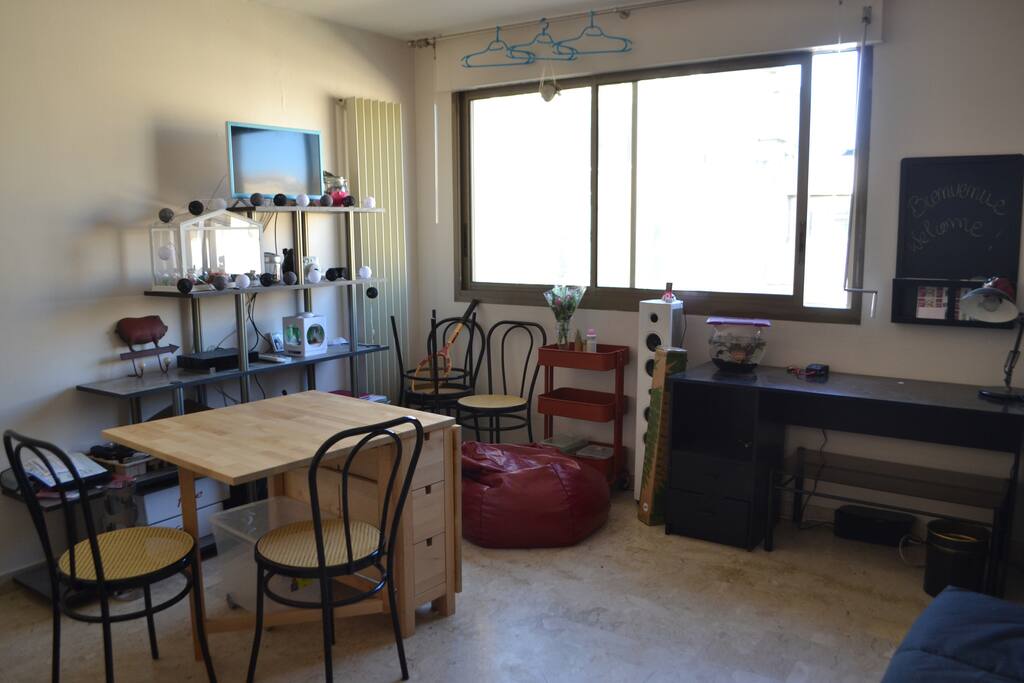 Fenêtres sans vis à vis (Au loin, bureaux en face)