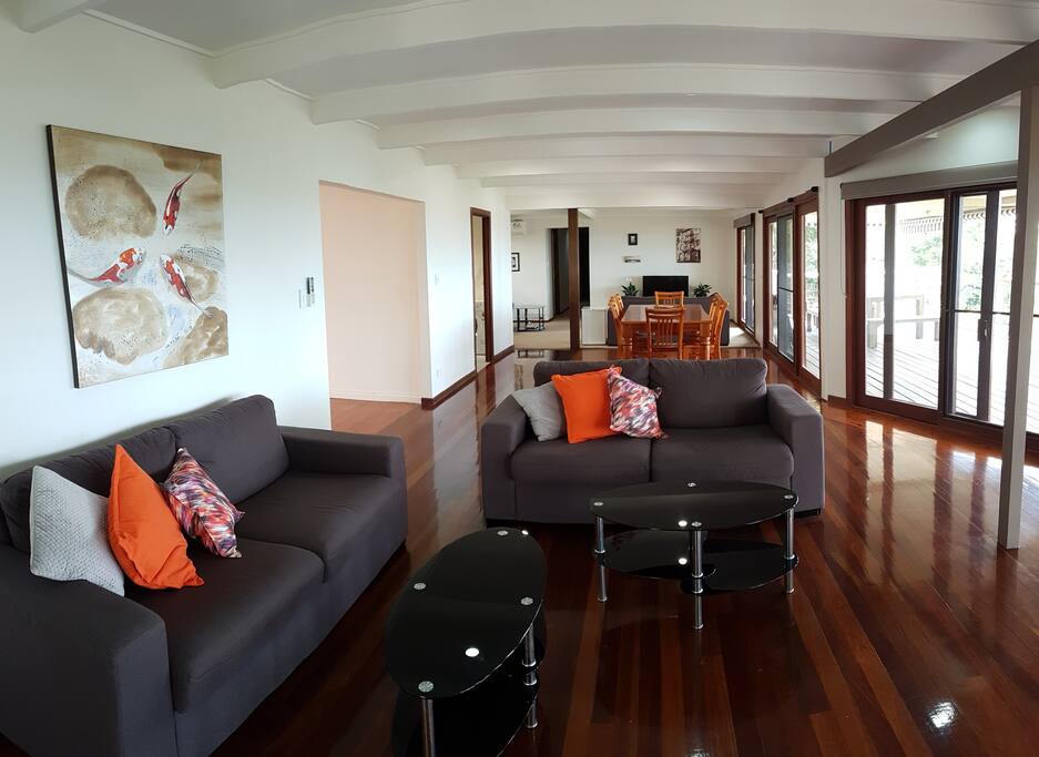 Lounge/Dining/TV