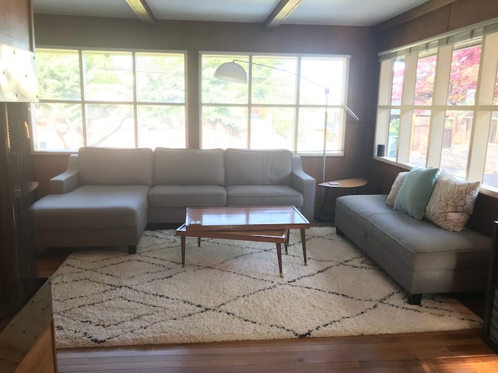 Portlandia! King Size Beds, Hot Tub, Kitchen Cozy! - Portland