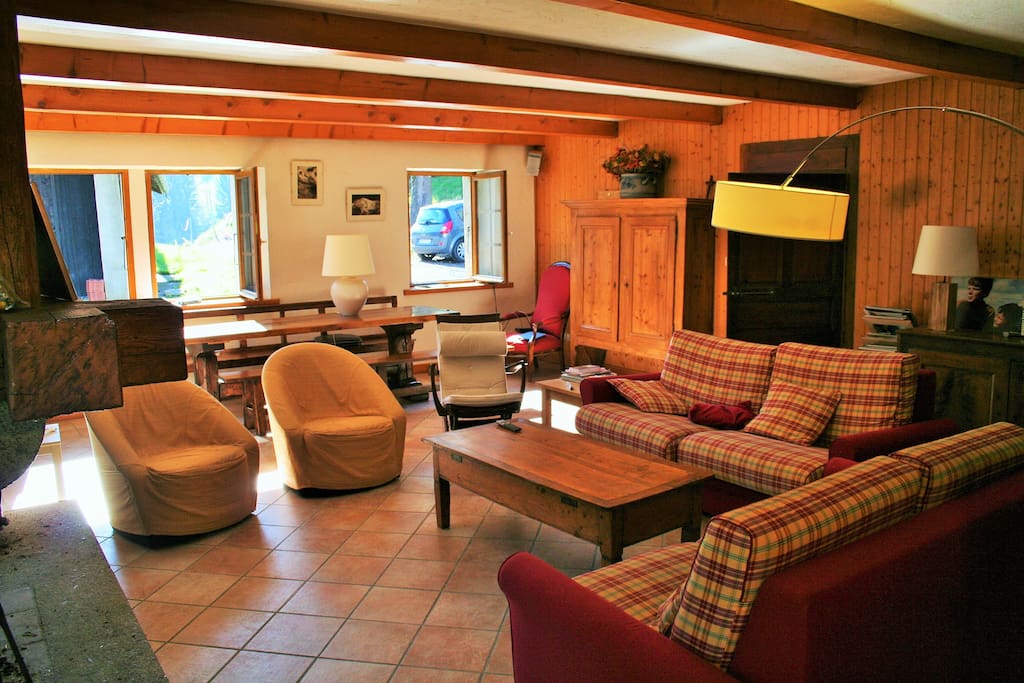 séjour de 50m2 avec sa table