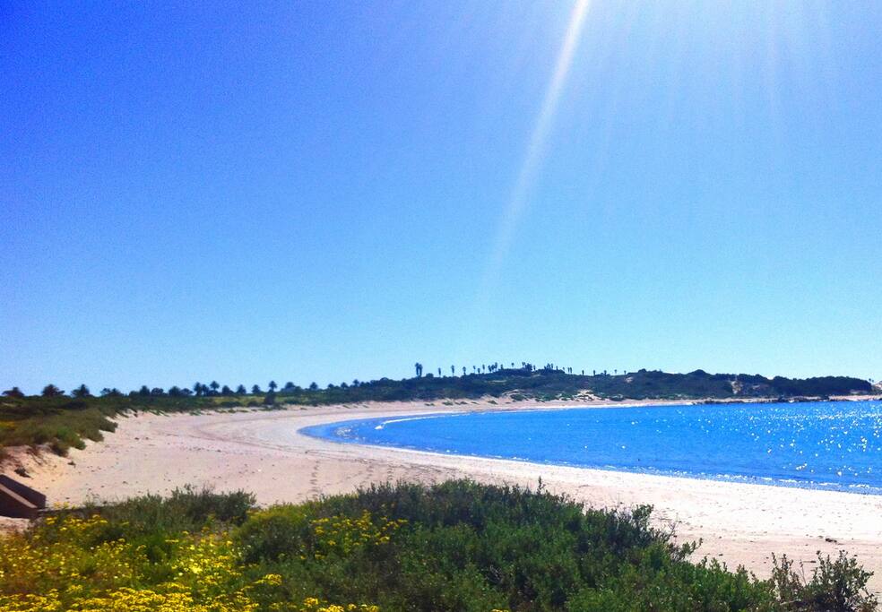 2 minutes walk to the nearby Stompneusbaai beach
