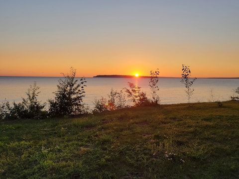 Log home overlooks Lake Superior in Michigans U P
