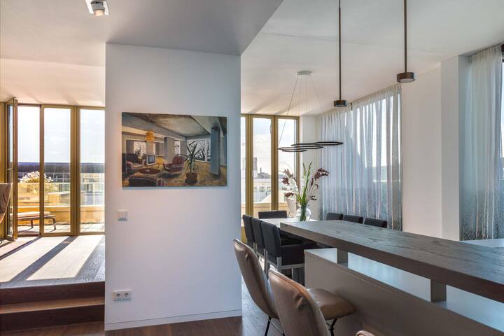 Lux(ury) Penthouse by Suite.030 gallery image 4