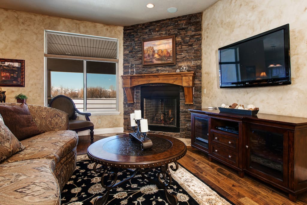 We’re pet-friendly! Go hunting or fishing, then curl up with your pup in front of the fireplace