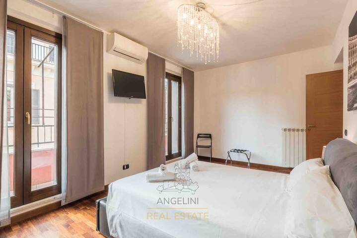 Spanish Steps Luxury Apartment gallery image 5