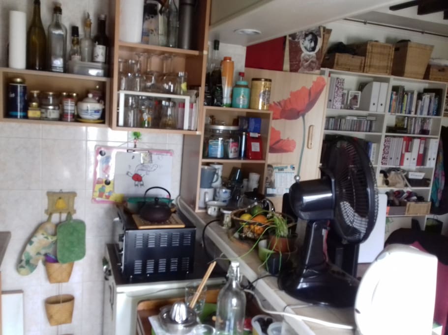Cuisine américaine ouverte sur la pièce principale