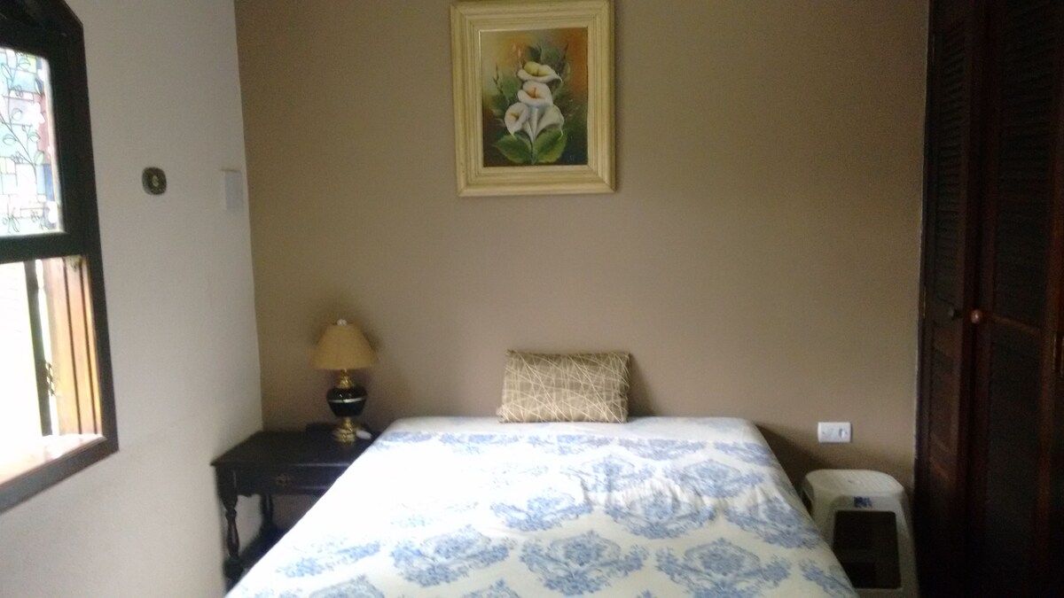 ლუქსი 1 ორადგილიანი კონდიციონერით