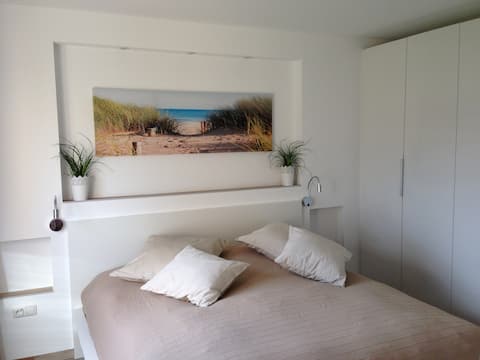 Top Airbnb: Vacation home (I) with large garden near the beach in Neustadt In Holstein