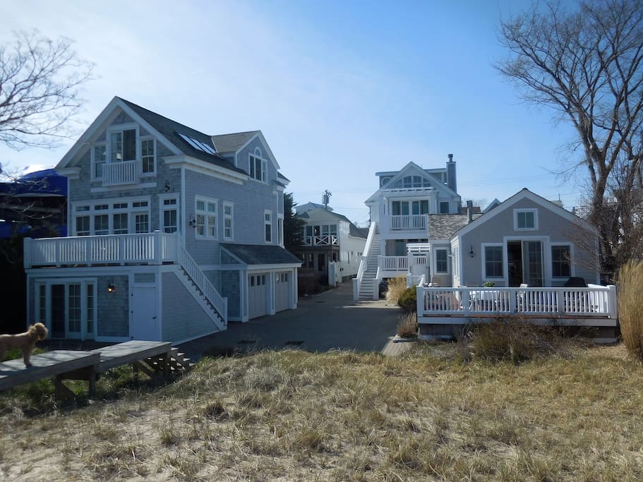 There are 4 dwellings at 139