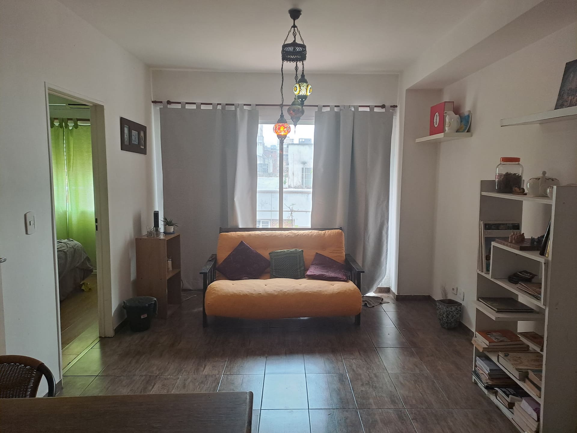 Квартира-студия с балконом и мебелью в Buenos Aires