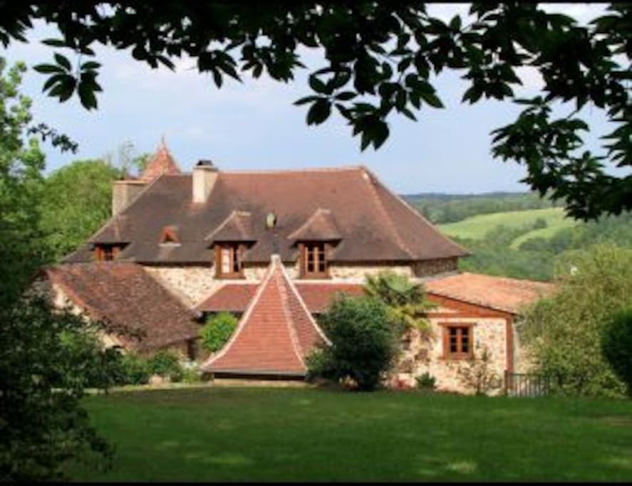 Propriété fenêtre de la chambre d'hôtes en bas à droite