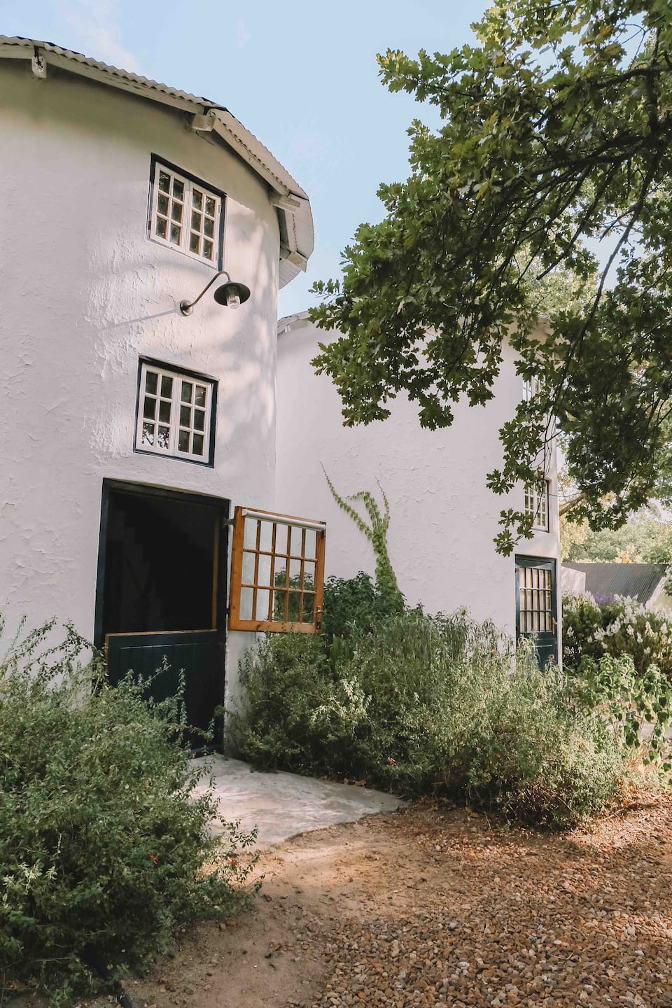 Simonsberg Silo, a converted grain silo on a wine farm, Klapmuts, Western Cape, South Africa, photo 5 of 10