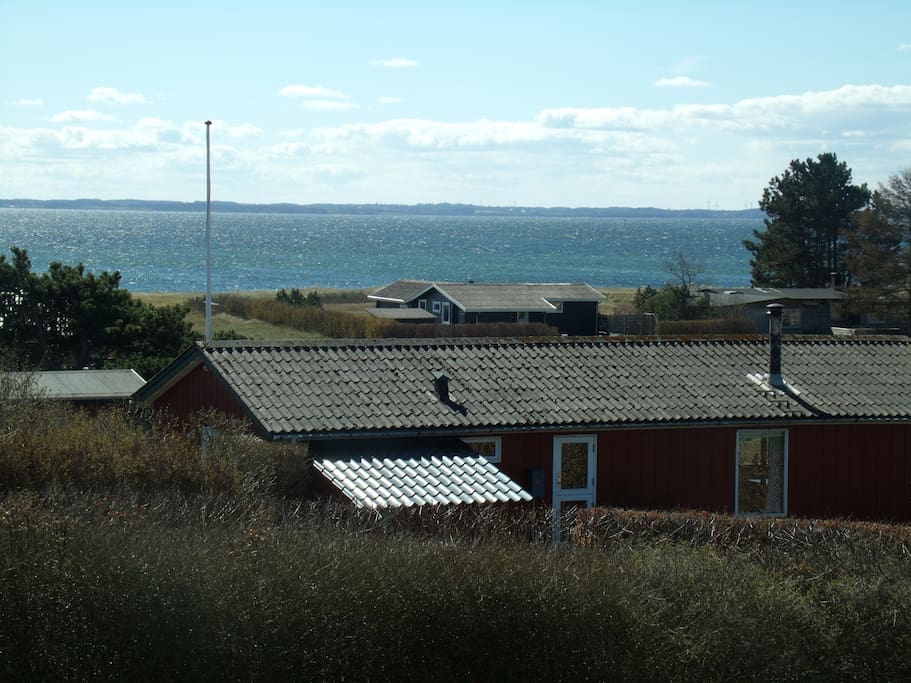 Udsigt fra terrassen på husets forside