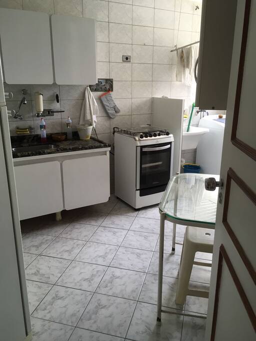 Cozinha e área da lavanderia