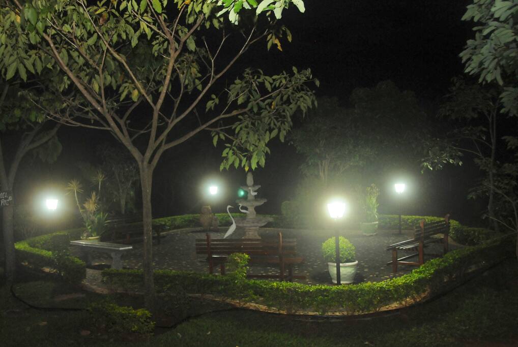 Praça da Paz nos jardins do Brilho da Lua