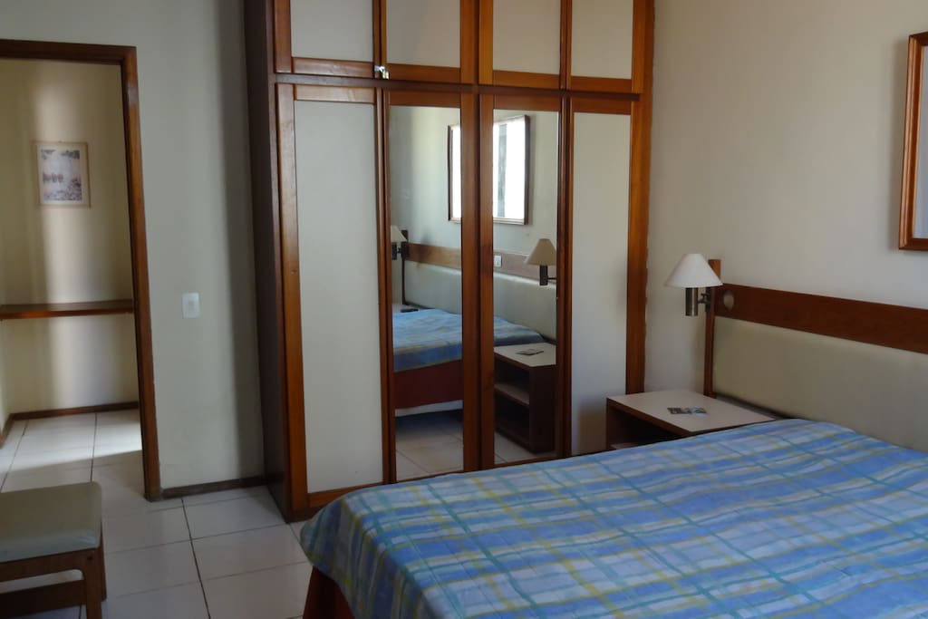 Suite casal com ar condicionado