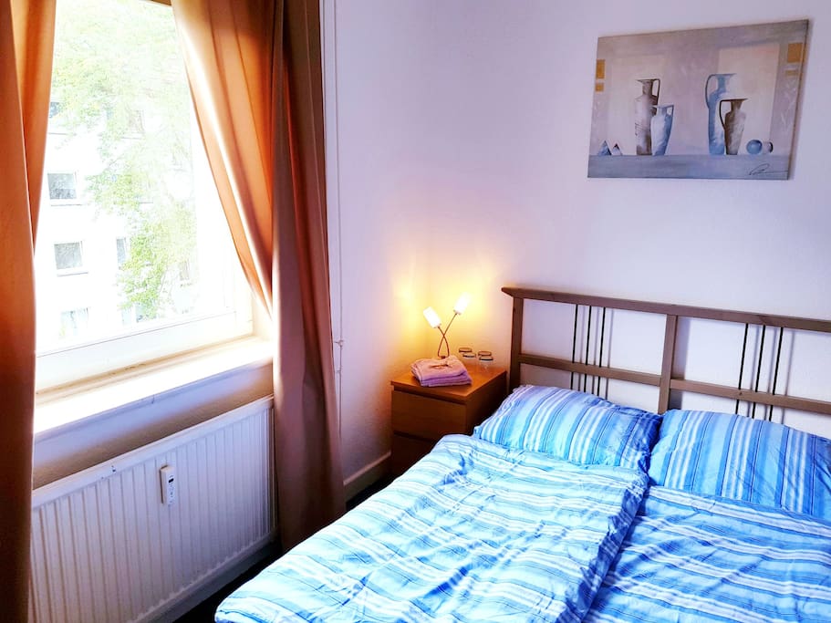 Bett / Bed