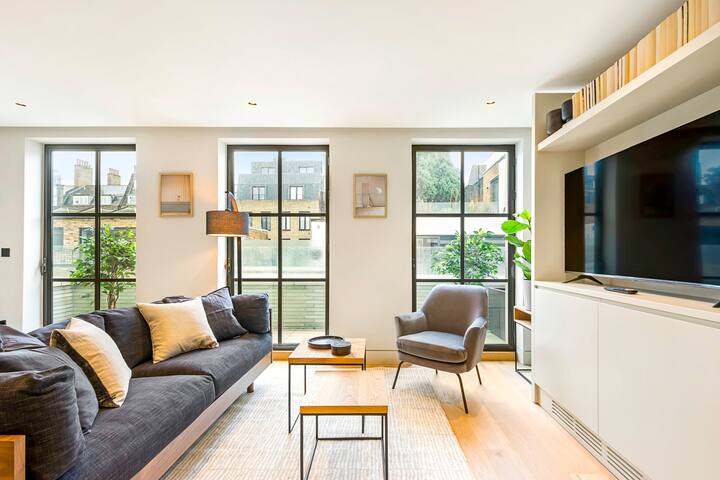 Luxurious Penthouse with Balcony in Bloomsbury