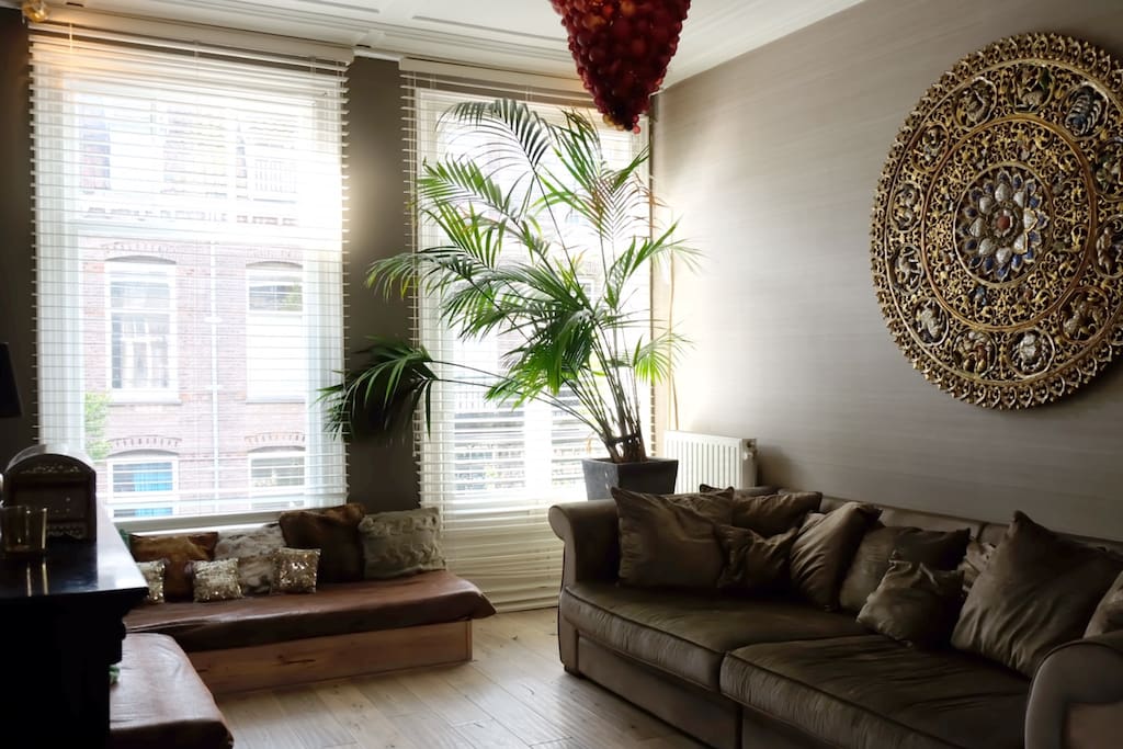Golden Mandela as a piece of art in the living room