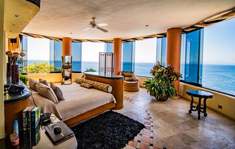 Gorgeous Ocean Front Villa*Pool*Chef*Gym*Hot Tub